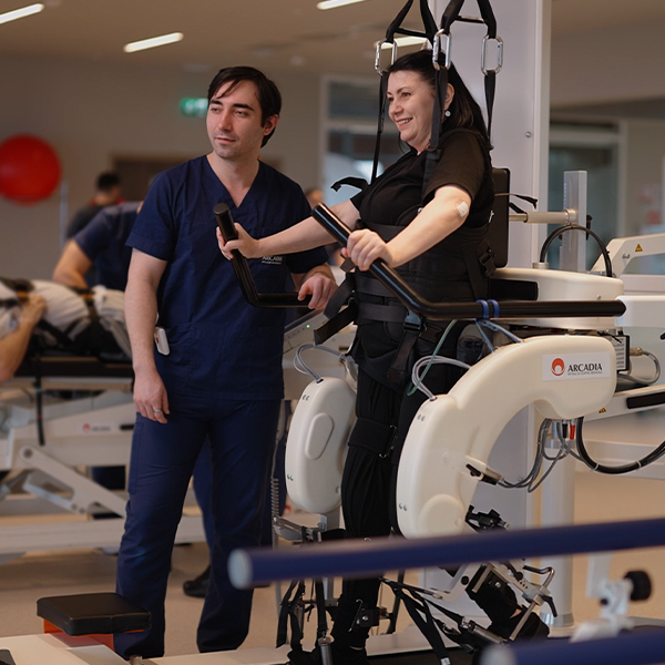 Lucia, recuperare post mielită transversă