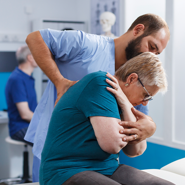 Fizioterapia în scleroza multiplă: un ghid pas cu pas pentru a-ți păstra independența